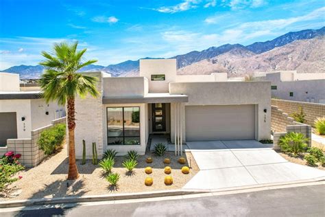 Palm Springs (House & Lot For Sale) .
